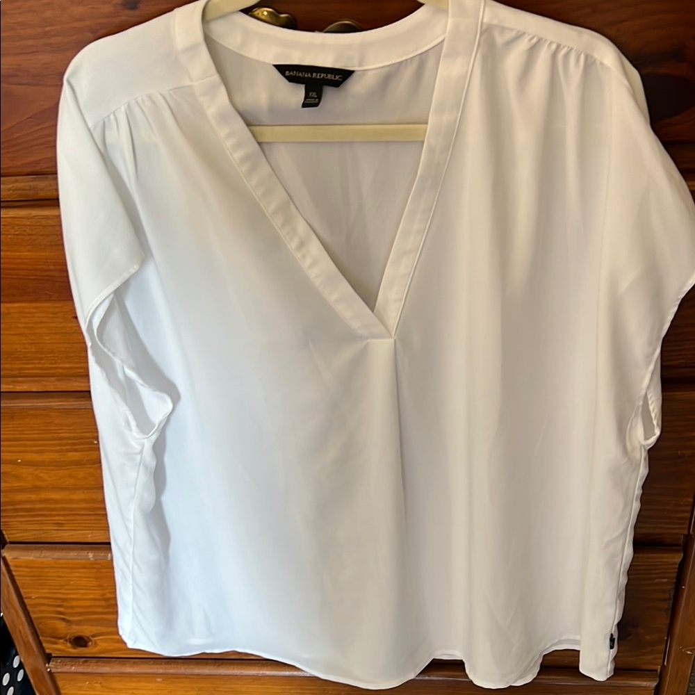 Banana Republic White Relaxed V-Neck Blouse